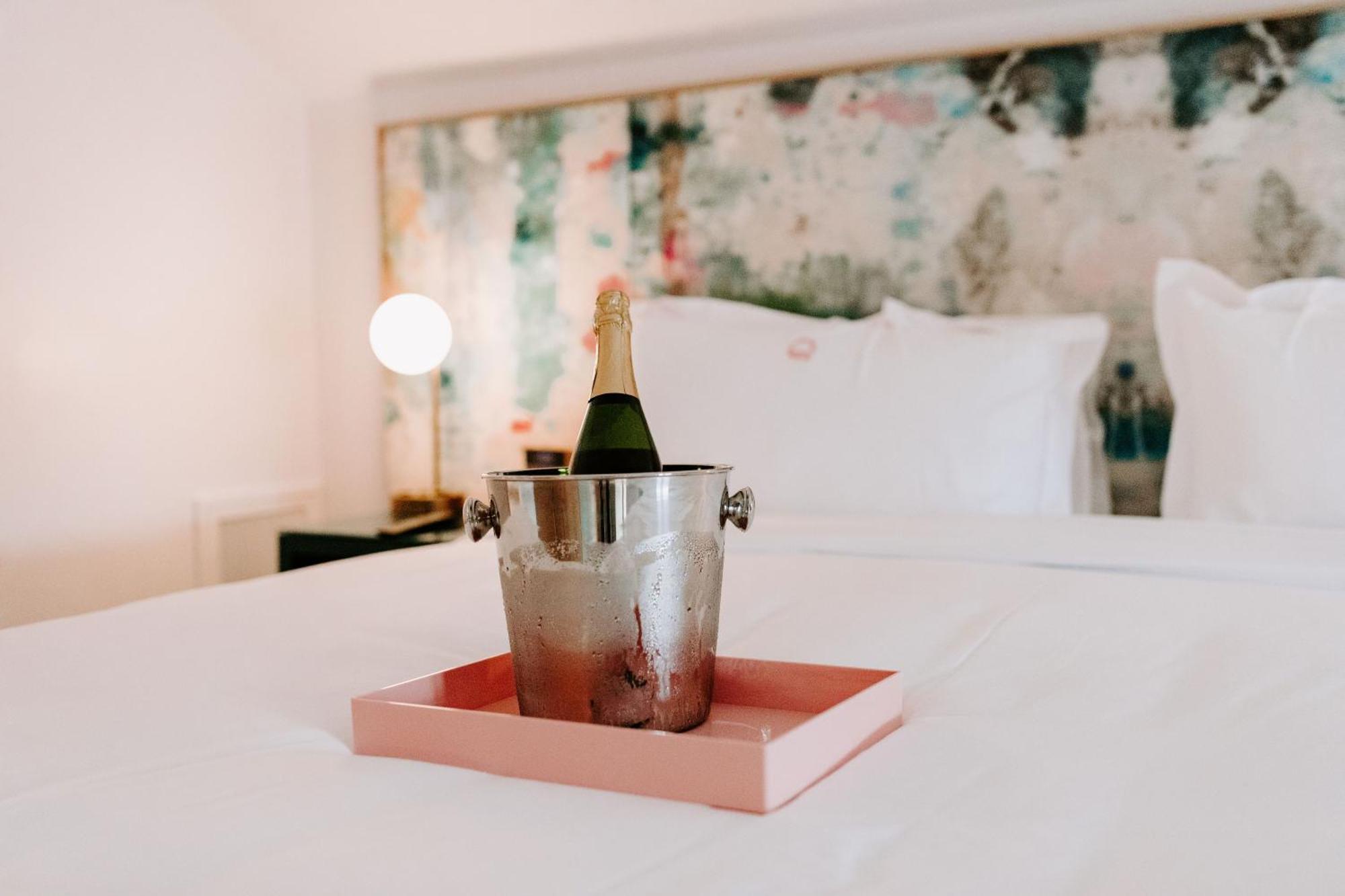 The Doyle Hotel ชาร์ลอตต์สวิลล์ ภายนอก รูปภาพ
