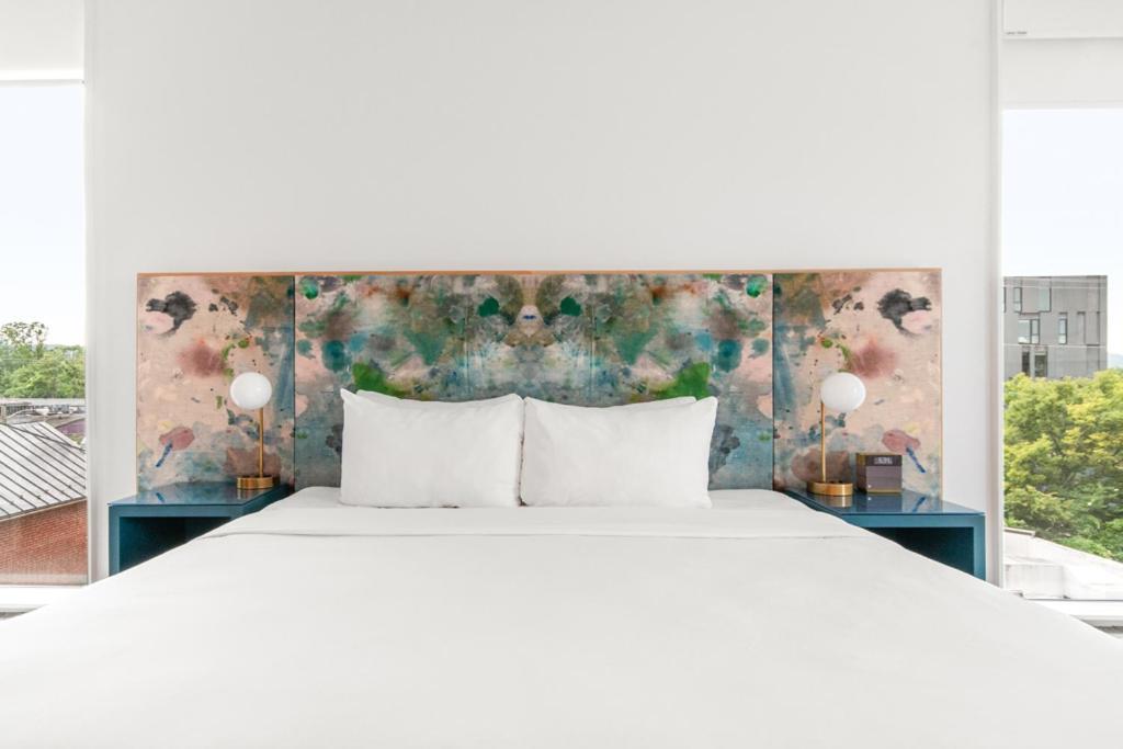 The Doyle Hotel ชาร์ลอตต์สวิลล์ ภายนอก รูปภาพ